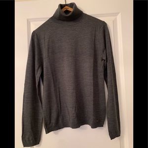 NWT T Tahari 100% Wool Turtleneck Sweater